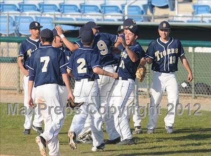 Thumbnail 2 in Delano vs. Tehachapi photogallery.