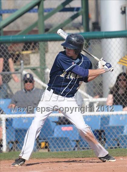 Thumbnail 2 in Delano vs. Tehachapi photogallery.
