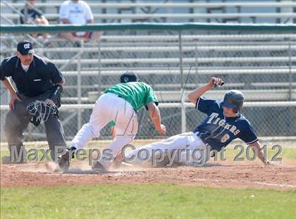 Thumbnail 2 in Delano vs. Tehachapi photogallery.