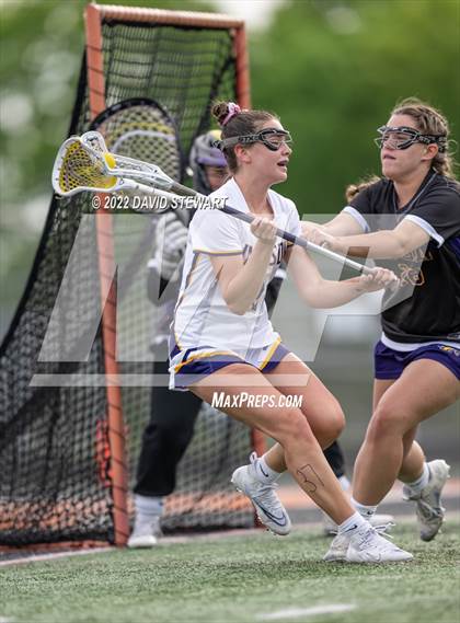 Thumbnail 3 in Jackson vs. Avon photogallery.