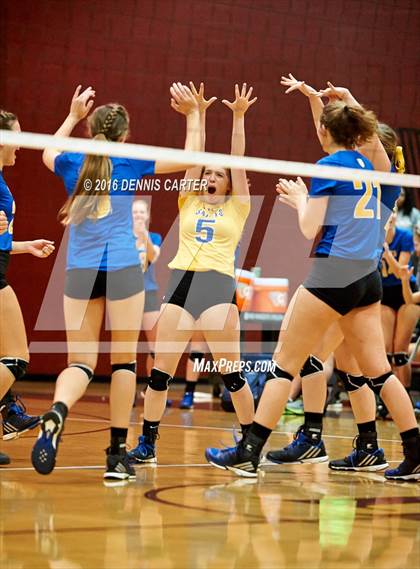 Thumbnail 1 in St Vincent's vs. Coosa (GHSA 2A Final) photogallery.