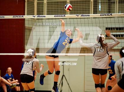 Thumbnail 3 in St Vincent's vs. Coosa (GHSA 2A Final) photogallery.