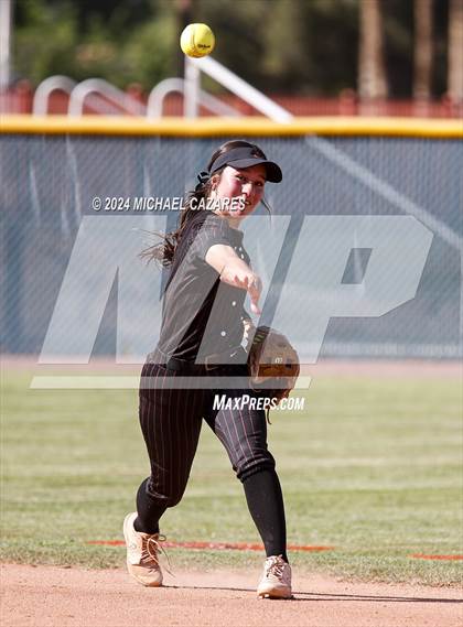 Thumbnail 1 in Highland @ Corona del Sol photogallery.