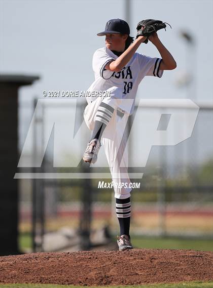 Thumbnail 1 in Woodcreek @ Vista del Lago photogallery.