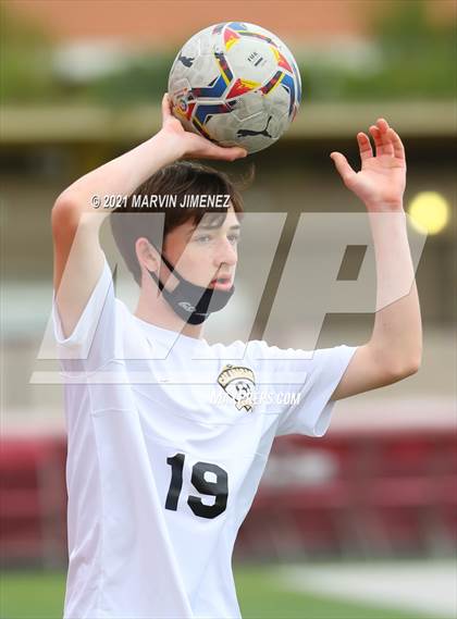 Thumbnail 3 in Oaks Christian vs. Calabasas photogallery.