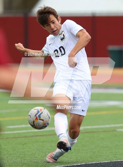 Thumbnail 2 in Oaks Christian vs. Calabasas photogallery.