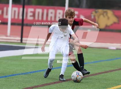 Thumbnail 2 in Oaks Christian vs. Calabasas photogallery.