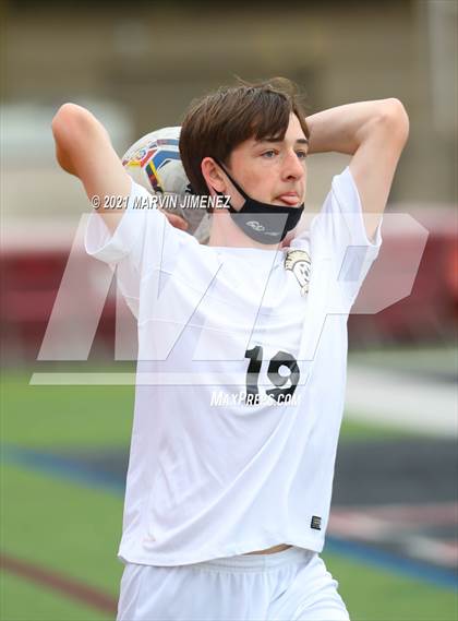 Thumbnail 2 in Oaks Christian vs. Calabasas photogallery.