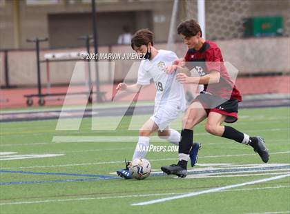 Thumbnail 2 in Oaks Christian vs. Calabasas photogallery.