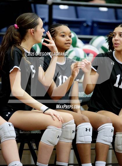 Thumbnail 3 in Weatherford vs Lake Ridge photogallery.