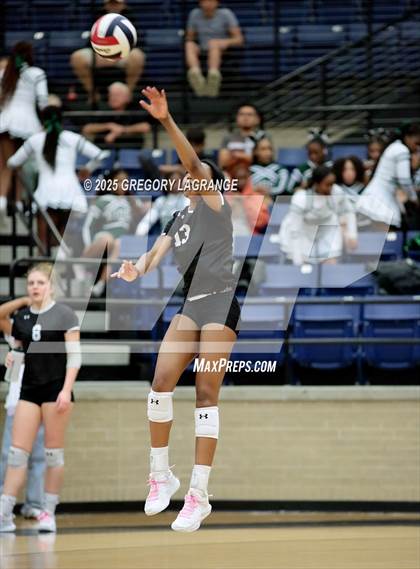 Thumbnail 3 in Weatherford vs Lake Ridge photogallery.