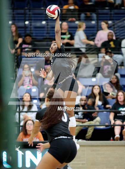 Thumbnail 1 in Weatherford vs Lake Ridge photogallery.