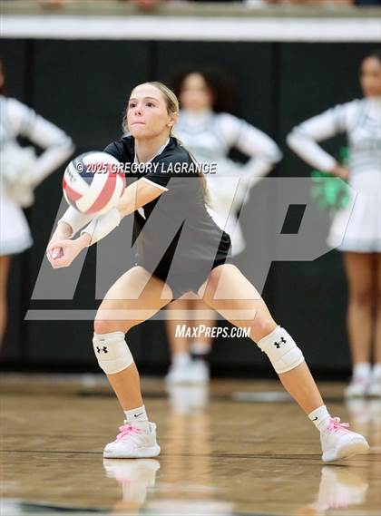 Thumbnail 2 in Weatherford vs Lake Ridge photogallery.