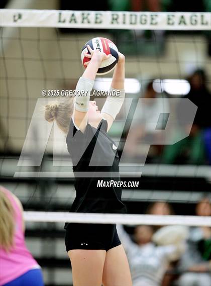 Thumbnail 1 in Weatherford vs Lake Ridge photogallery.