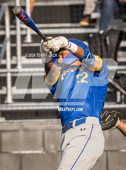 Thumbnail 2 in Bishop Amat @ Servite photogallery.