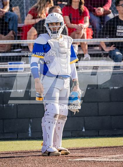 Thumbnail 3 in Bishop Amat @ Servite photogallery.