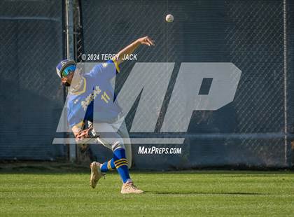 Thumbnail 3 in Bishop Amat @ Servite photogallery.