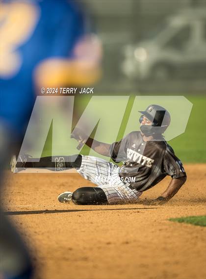Thumbnail 3 in Bishop Amat @ Servite photogallery.