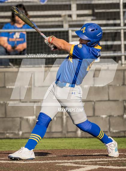 Thumbnail 1 in Bishop Amat @ Servite photogallery.