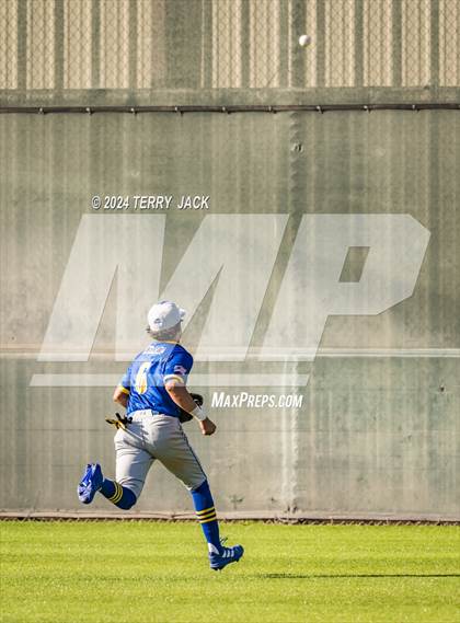 Thumbnail 2 in Bishop Amat @ Servite photogallery.