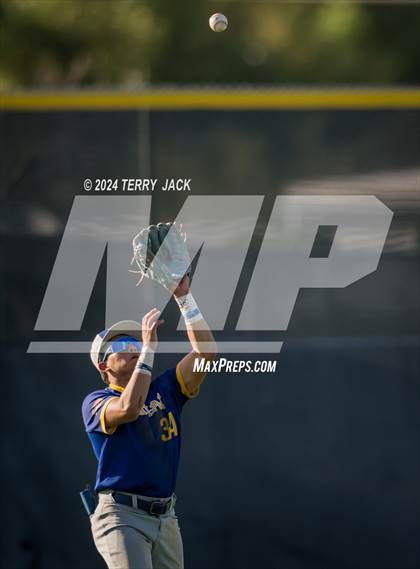 Thumbnail 2 in Bishop Amat @ Servite photogallery.