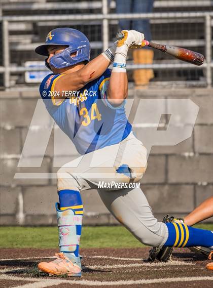 Thumbnail 3 in Bishop Amat @ Servite photogallery.