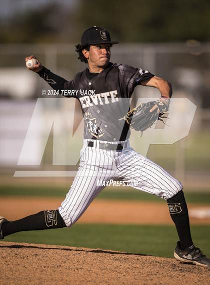 Thumbnail 2 in Bishop Amat @ Servite photogallery.