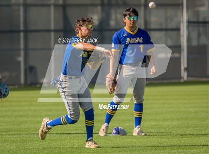 Thumbnail 3 in Bishop Amat @ Servite photogallery.