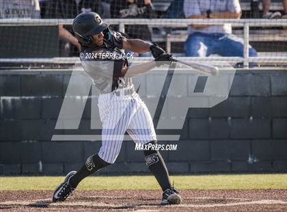 Thumbnail 3 in Bishop Amat @ Servite photogallery.
