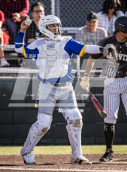 Thumbnail 2 in Bishop Amat @ Servite photogallery.