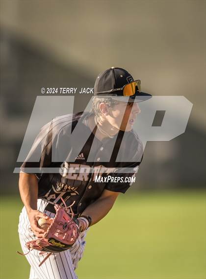 Thumbnail 2 in Bishop Amat @ Servite photogallery.