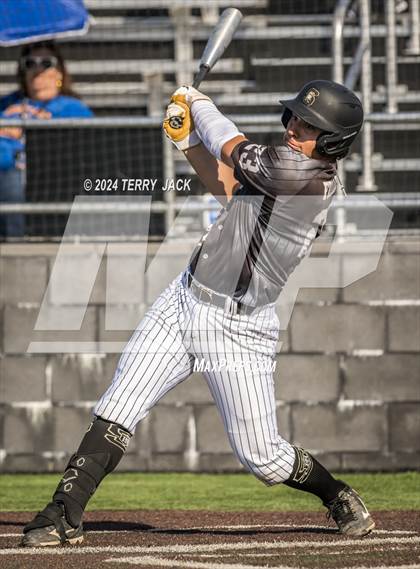 Thumbnail 1 in Bishop Amat @ Servite photogallery.