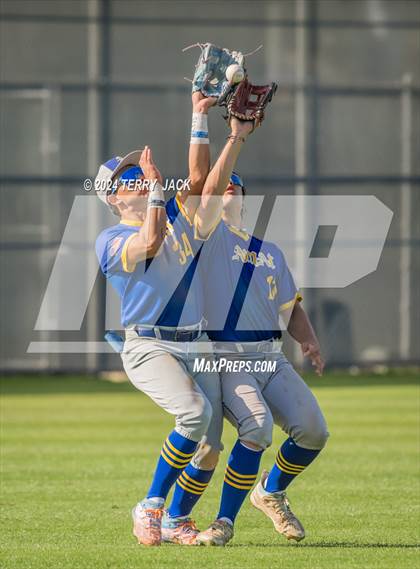 Thumbnail 1 in Bishop Amat @ Servite photogallery.