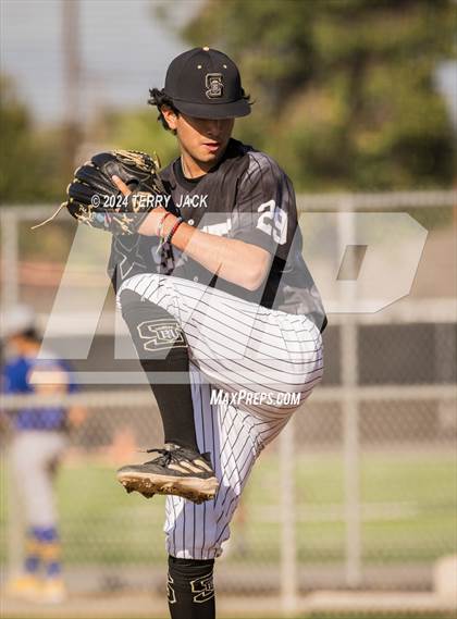 Thumbnail 1 in Bishop Amat @ Servite photogallery.