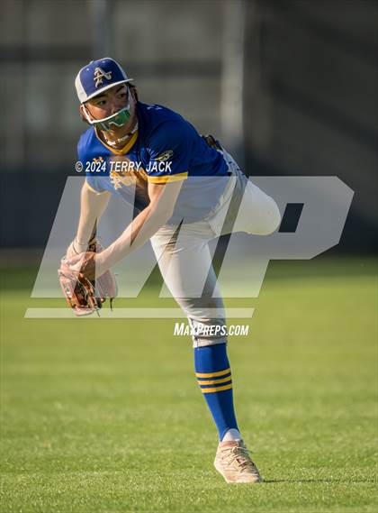 Thumbnail 2 in Bishop Amat @ Servite photogallery.