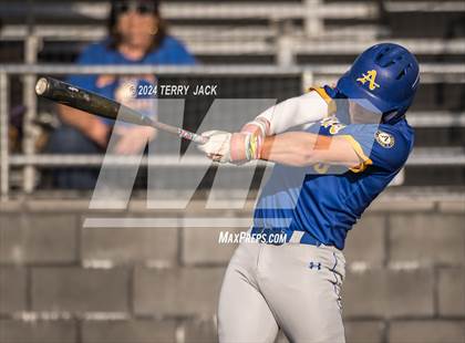 Thumbnail 2 in Bishop Amat @ Servite photogallery.