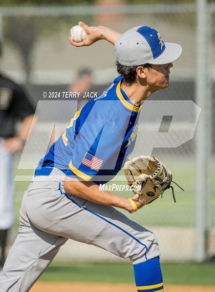 Thumbnail 2 in Bishop Amat @ Servite photogallery.