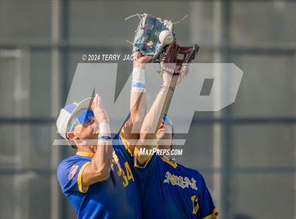Thumbnail 3 in Bishop Amat @ Servite photogallery.