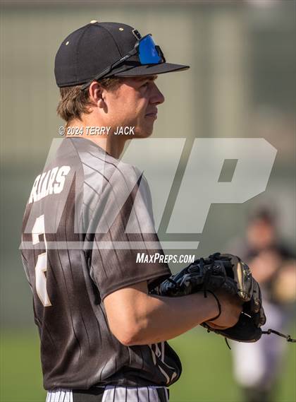 Thumbnail 1 in Bishop Amat @ Servite photogallery.