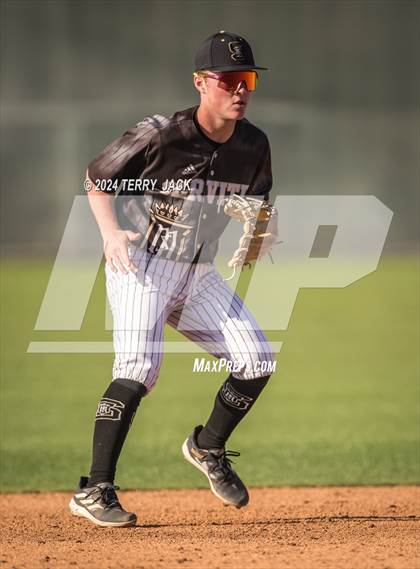 Thumbnail 2 in Bishop Amat @ Servite photogallery.