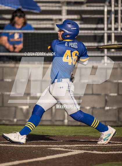 Thumbnail 3 in Bishop Amat @ Servite photogallery.