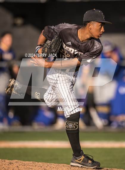Thumbnail 2 in Bishop Amat @ Servite photogallery.
