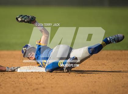 Thumbnail 2 in Bishop Amat @ Servite photogallery.