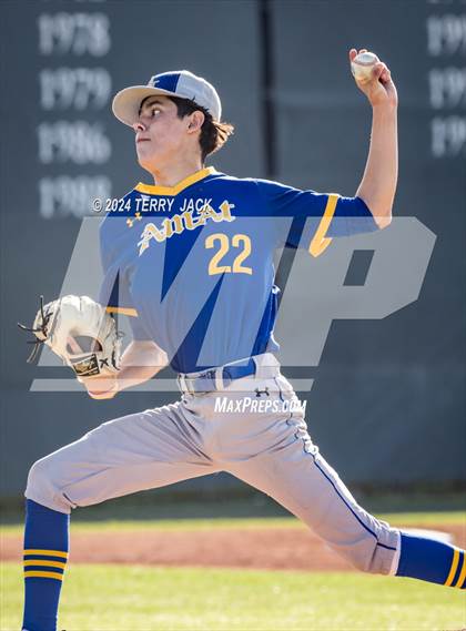Thumbnail 2 in Bishop Amat @ Servite photogallery.
