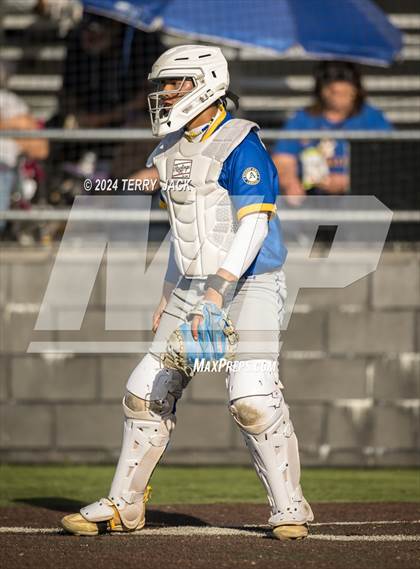 Thumbnail 1 in Bishop Amat @ Servite photogallery.