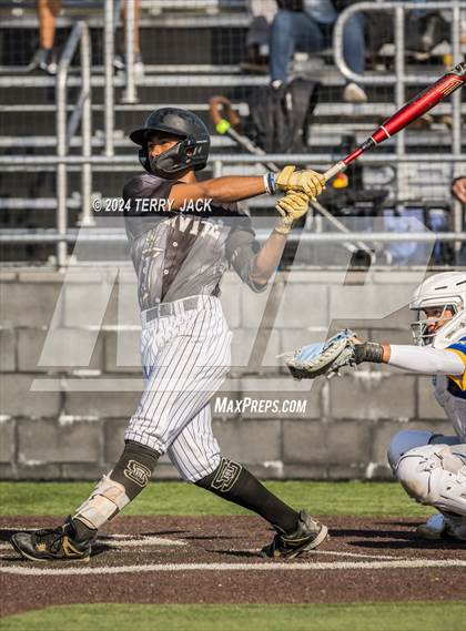 Thumbnail 2 in Bishop Amat @ Servite photogallery.