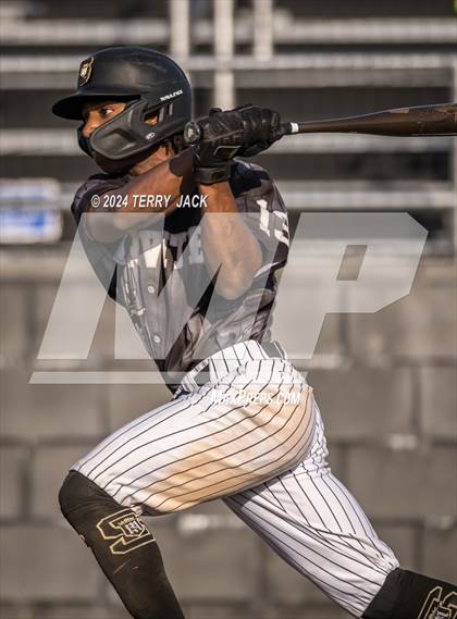 Thumbnail 3 in Bishop Amat @ Servite photogallery.