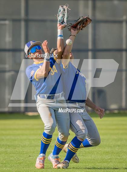 Thumbnail 2 in Bishop Amat @ Servite photogallery.
