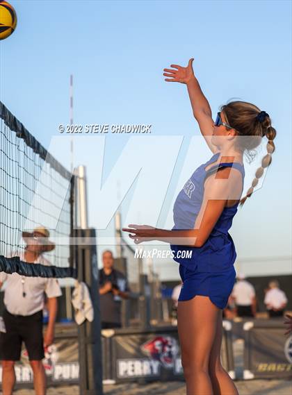 Thumbnail 2 in O'Connor vs Xavier @ Casteel  (AIA Division I Pairs Final) photogallery.