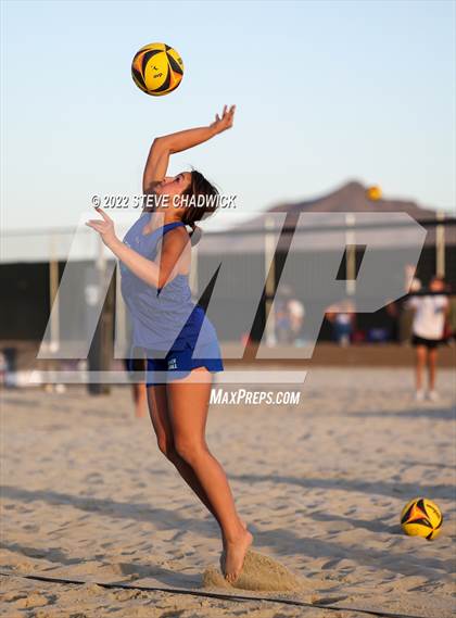 Thumbnail 2 in O'Connor vs Xavier @ Casteel  (AIA Division I Pairs Final) photogallery.